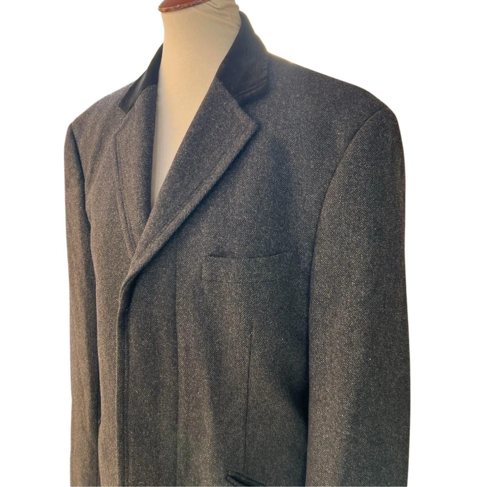 Vintage William Hunt Men’s Gray Herringbone Tweed Long Lined Overcoat Coat 42 image 2
