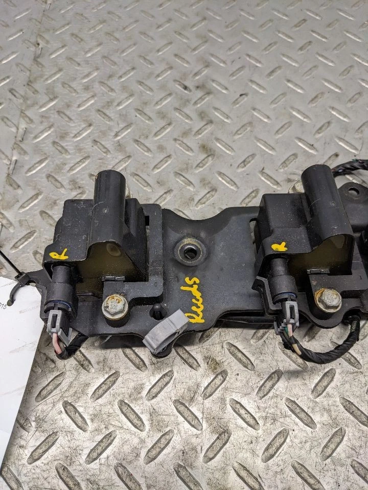 Bobina/encendedor estilo clásico ID 12558693 se adapta a camioneta Sierra 1500 99-07 1176320 Foto 2 de 4