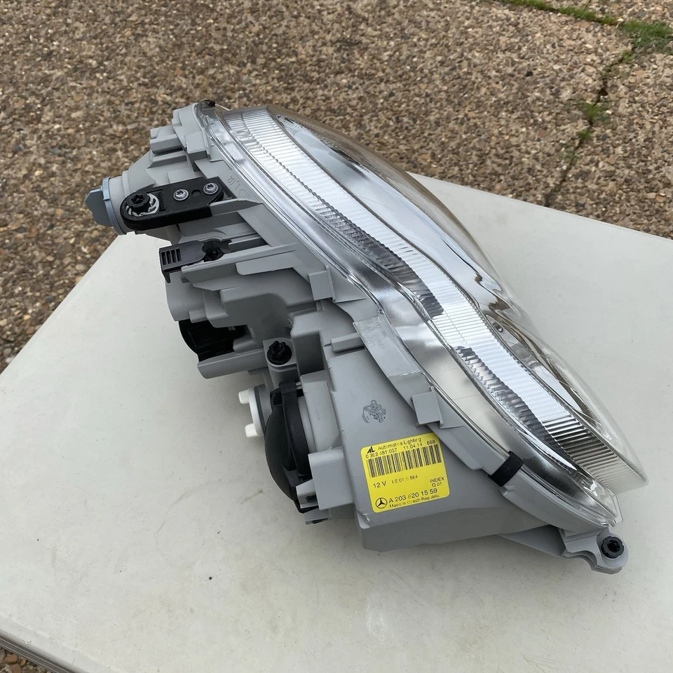 Conjunto de faros LH para conductor OEM 2001-2007 W203 NUEVO DE STOCK genuino Mercedes OEM 203-820-15-59 Foto 4 de 4