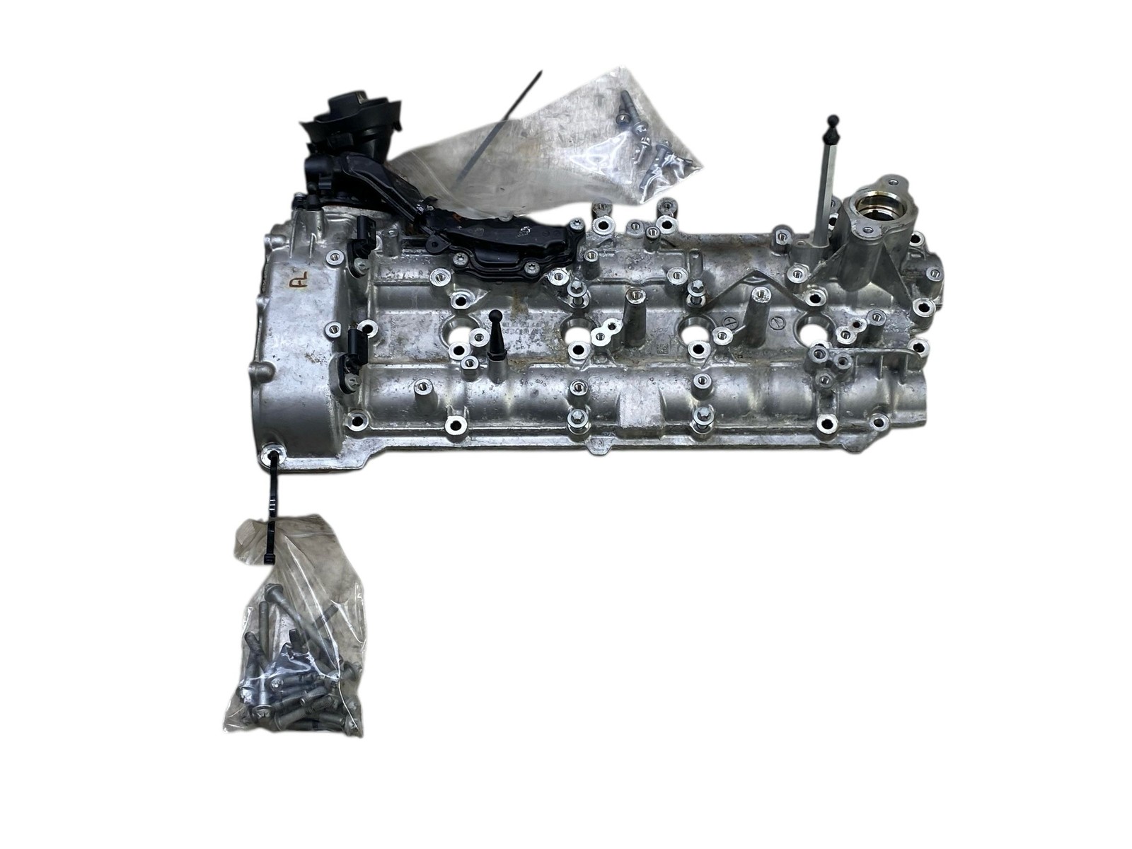 2022 Aston Martin V8 Vantage 4.0L M177 Left Engine Valve Cover Oem