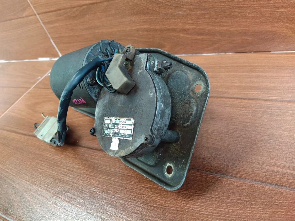 Toyota Hilux RN20 RN25 RN27 Pickup Windshield wiper Motor Original JAPAN 1972-78 - Image 3 of 4
