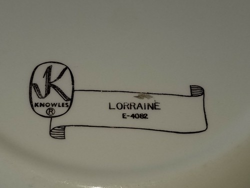 4 Vintage Knowles Lorraine Dinner Plates E-4082 Lily of the Valley Design Center - Picture 3 of 5