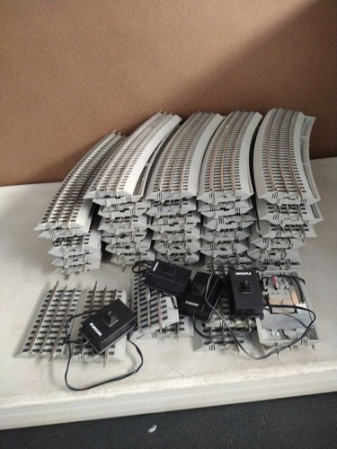 65 PC Lionel FasTrack 0-72 Curve & Uncoupling Three Rail Track A1 - Picture 9 of 10