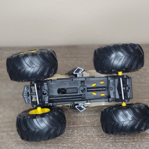 1:24 Diecast Hot Wheels Monster Jam Lot of 4 Batman Cage Rattler T-Rex Bone Shkr - Picture 16 of 21