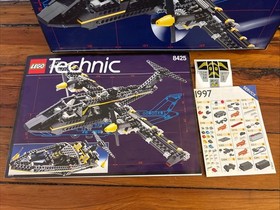 1996 LEGO Technic set 8425 Black Falcon/Hawk with box inserts 100% Complete