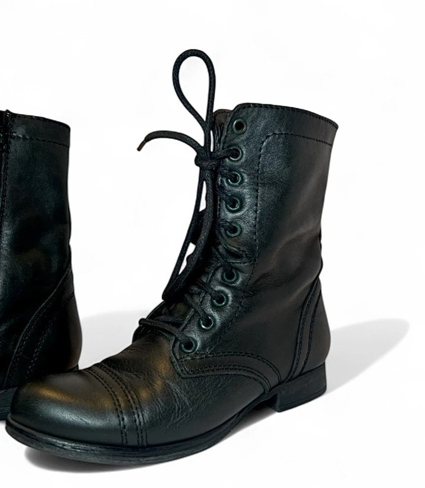 Women’s Steve Madden Lace Up Troopa Chunky Heel Combat Boots Black Size 6.5 - Image 2 of 4