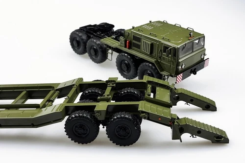 Camión tractor SSM 1/43 RUSO MAZ-537 + Semirremolque CMZAP-5247G modelo fundido a presión - Imagen 5 de 17