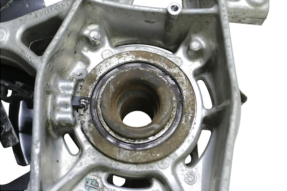 Кулак ступицы переднего правого колеса в сборе Ferrari 488 GTB 2016–2020 от оригинального производителя - Изображение 4 из 4