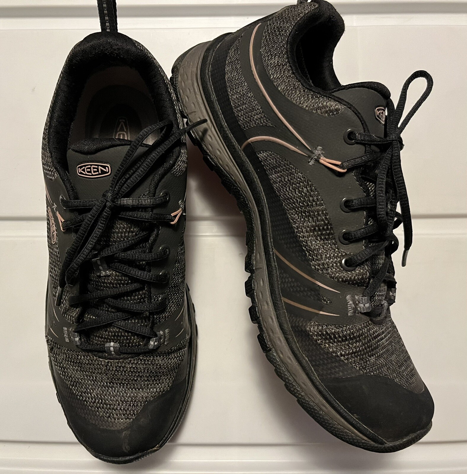 Sneakers impermeabili da trekking trail Keen Terradora taglia 7 W nere grigie rosa