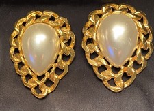 Vintage Musi Shoe Gold Tone Faux Pearl Signed Beautiful