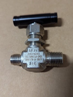 Swagelok SS-1VM4-S4-BKB Needle Valve, 1/4'' Tube x 1/4'' MNPT. Pre-owned, clean