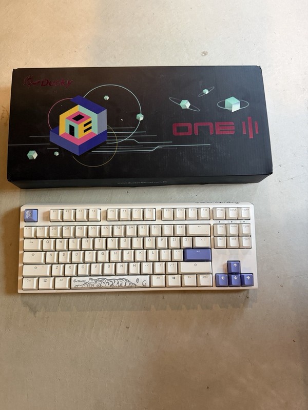 Ducky One 3 Mechanical Hot-Swappable Wired USB Keyboard White/Purple QWERTY