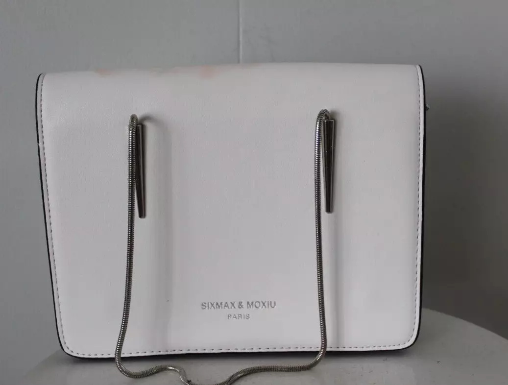 Sixmax u0026 Moxiu Paris White Purse Black Trim Silver Chain Straps | eBay