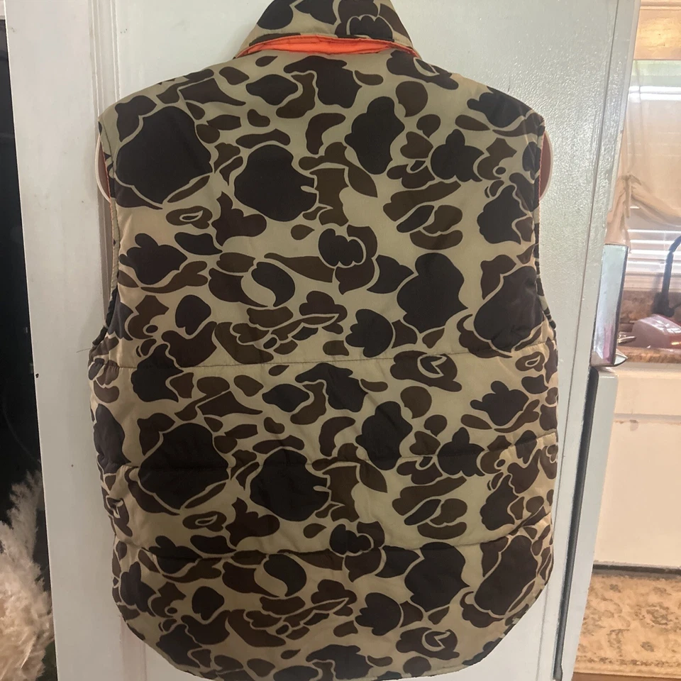 VTG 90’s Winchester Duck Camo Orange Reversible Puffer Zip Up Hunting Vest M EUC - Image 2 of 4