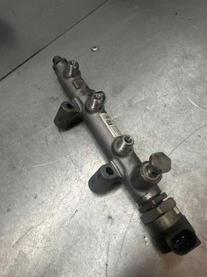 Audi A6 S6 C7 4G 2013 Kraftstoffverteiler Einspritzleiste Verteilerrohr Diesel