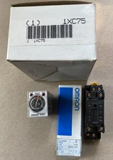 Omron 0.1 to 1 Second On Delay Timer Relay H3Y210SAC120 2PDT 120 AC Coil Voltage
