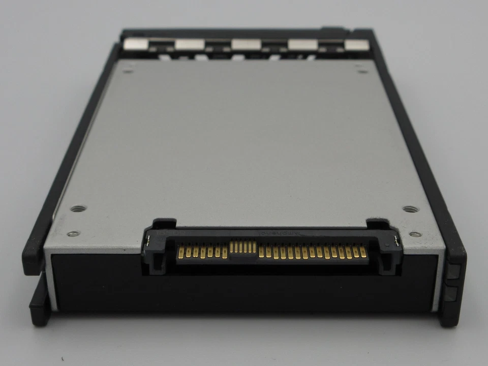 Fujitsu 1.6TB 2.5" SAS 12G MU Hot-Plug Solid State Drive SSD S26361-F5666-L160 - Image 4 of 4