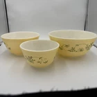 Pyrex Shenandoah Nesting Mixing Bowls Set of 3 Yellow Green #'s 401 402 403