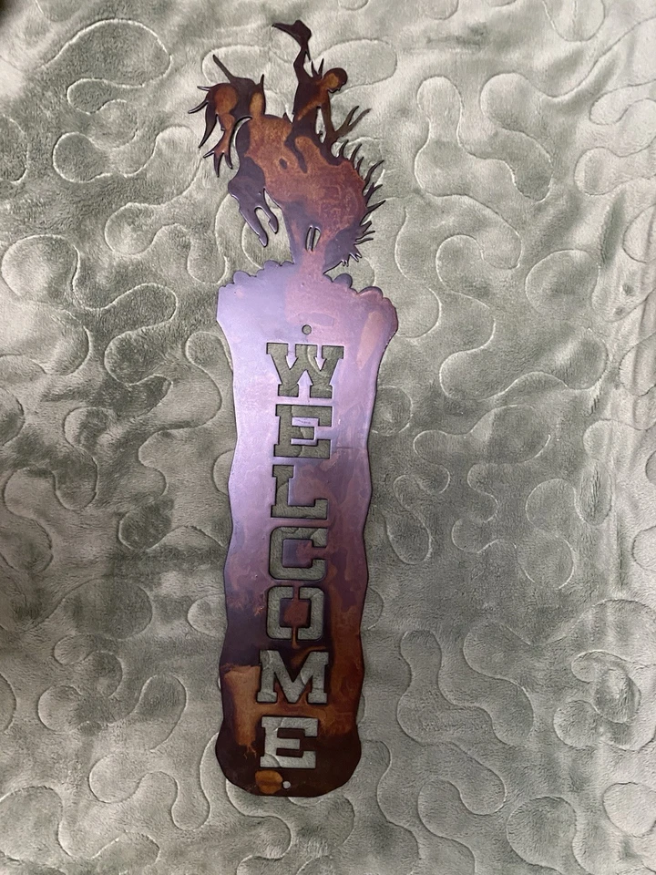 "Letrero de bienvenida vertical de metal de vaquero Bronco de 17"" para colgar en la pared, marrón y negro" Foto 2 de 4