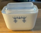 Pyrex Vintage Snowflake Garland Refrigerator Dish 501/501-c 1.5" USA