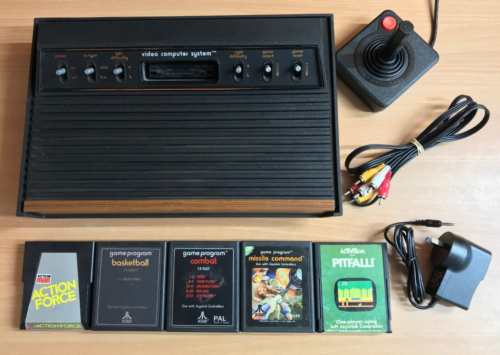 ATARI 2600 6-SWITCH WOODY CONSOLE (AV-MODDED) + HDMI + 5 GAMES - Picture 1 of 11