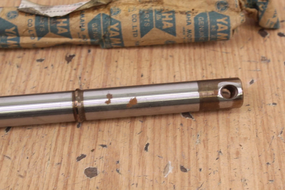 1982 YAMAHA ET 340 ENTICER Secondary Shaft / Jackshaft / Jack Shaft - Image 2 of 4