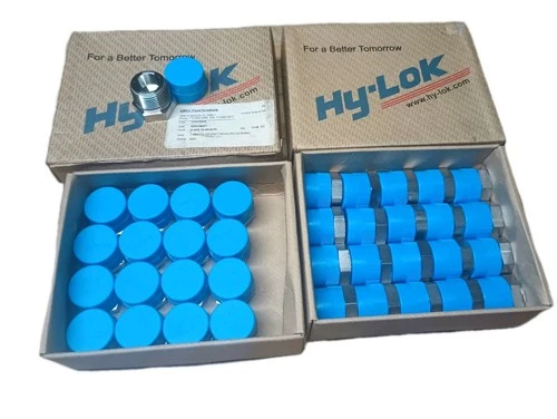 HYLOK 1" MNPT X 1/4" FNPT Reducing bushing 316SS H-SHB 16-4N-S316 Lot Of (36)