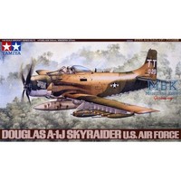 Tamiya 61073 Douglas A-1J Skyraider U.S. Air Force