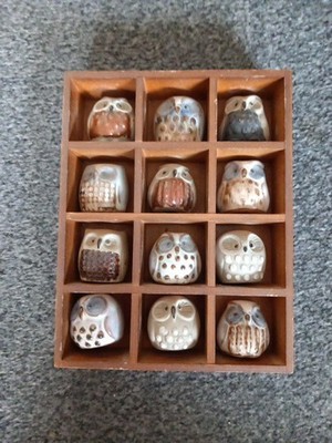 Vintage 12er Set 70er Jahre Miniatur handglasiert Steinzeug Eulen - Emson Japan