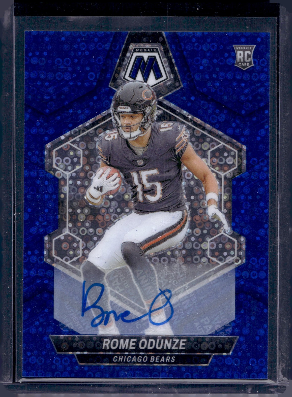 2024 Panini Mosaic #309 Rome Odunze Rookie Autographs Mosaic No Huddle Blue