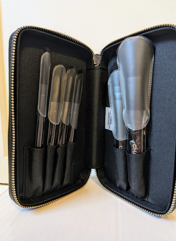 Chanel Beauty Make-up Pinsel Set mit schwarzem Zip Etui 6er Set Make-up Pinsel NEU