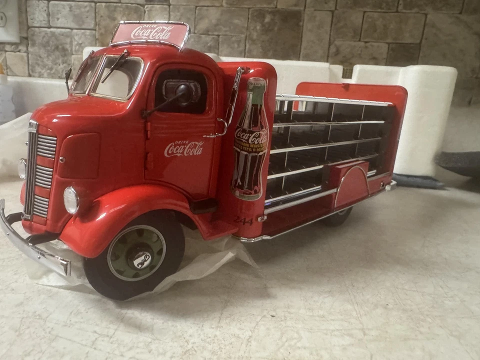 Vintage 1938 Coca-Cola GMC Delivery Truck Die-Cast Danbury Mint With Box & COA - Image 3 of 4