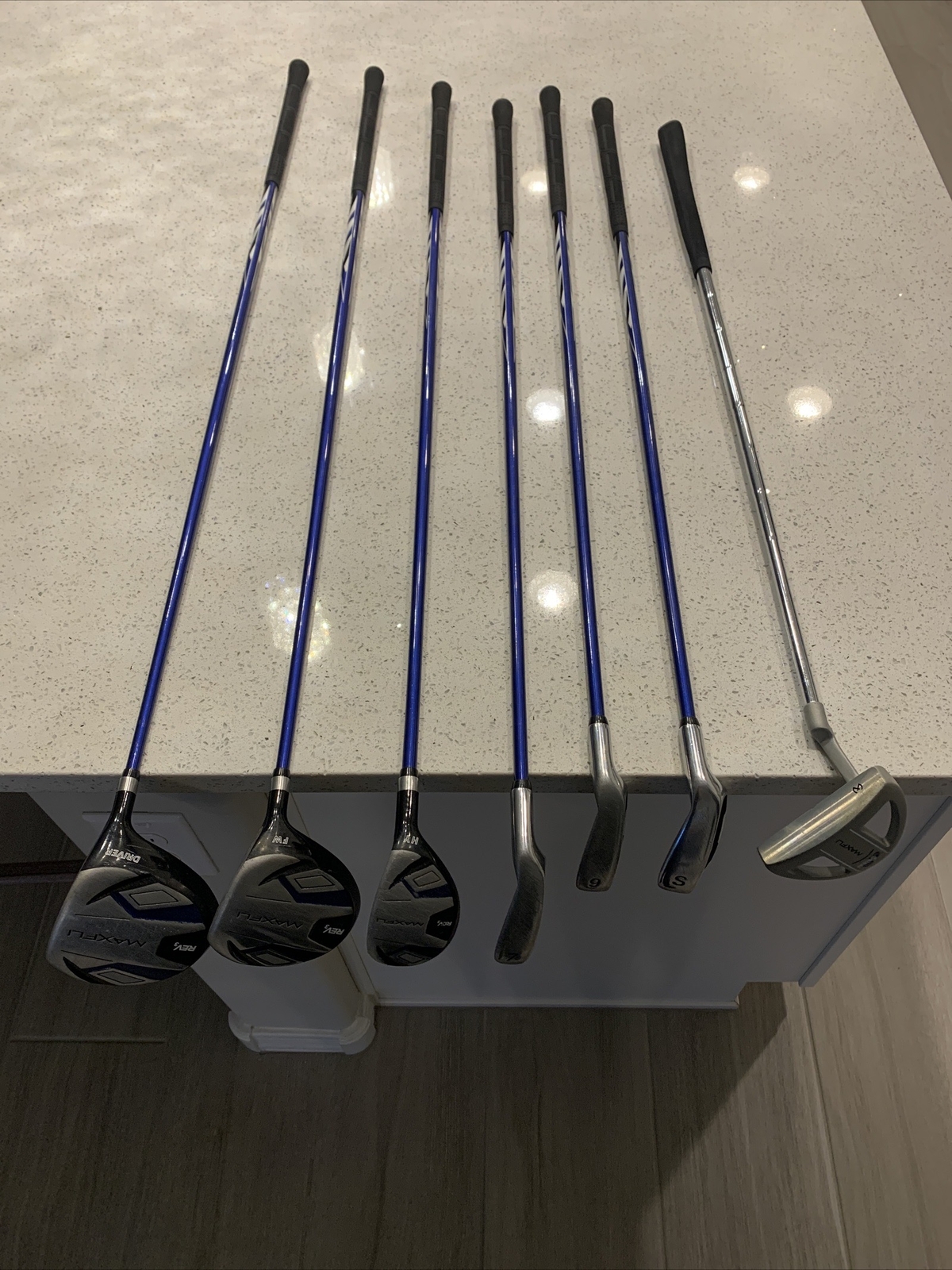 Maxfli Rev 3 Kids Jr Golf 7Piece Set Bag, Head Covers, RH (5260