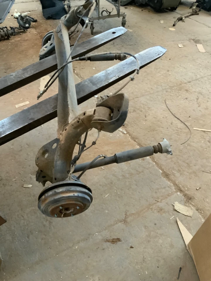 2011-2013 Ford Fiesta Loaded Rear Axle Beam Assembly OEM Part NO SHIPPING - Изображение 3 из 3