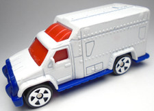 2002 MATCHBOX MBX MCDONALD'S AMBULANCE WHITE 1:64 DIECAST 3" EMS W/ RED BLUE