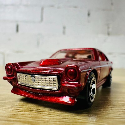 Custom V8 Vega Metalflake Red White 2013 Multipack Exclusive