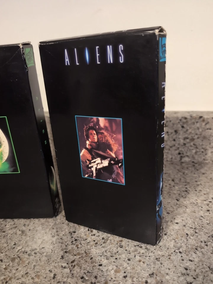  Alien (1979) and Aliens (1986) VHS Lot of 2. Good Shape. Tested Working. Enjoy! - Image 3 of 4