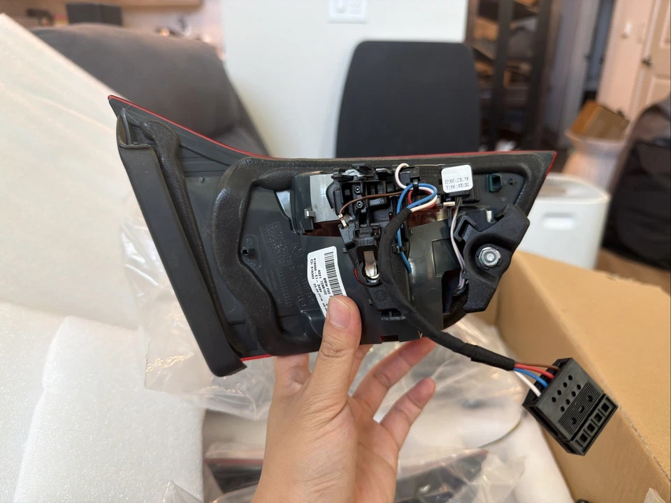 Luz trasera interior del lado del pasajero derecho OEM 14-17 BMW F32 F33 430i 428i M4 Foto 2 de 3