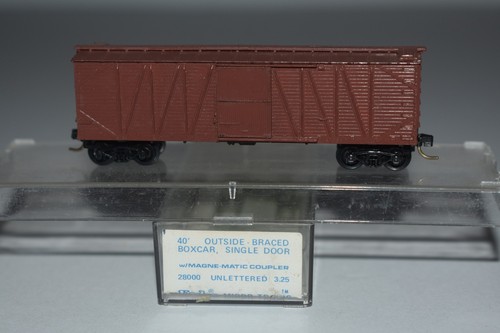 Coche de carga de una sola puerta Kadee 28000 Unlettered 40' escala N C53359 | Zustand: Used