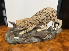 Beswick Leopard On Log - Matte Finish