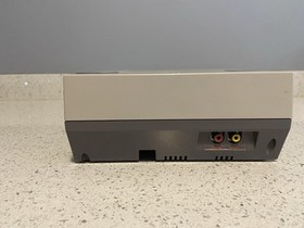 NES-001 Cleaned and tested 2 owner console w/ZAP gun and 2 controllers/7 Games