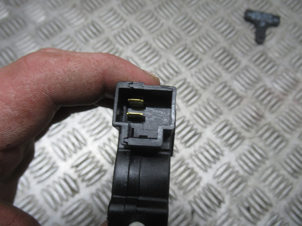 2022 HYUNDAI IONIQ AE 1.6 HYBRID AUTO MK1 FUEL FILLER FLAP ACTUATOR REF10169 - Image 3 of 4