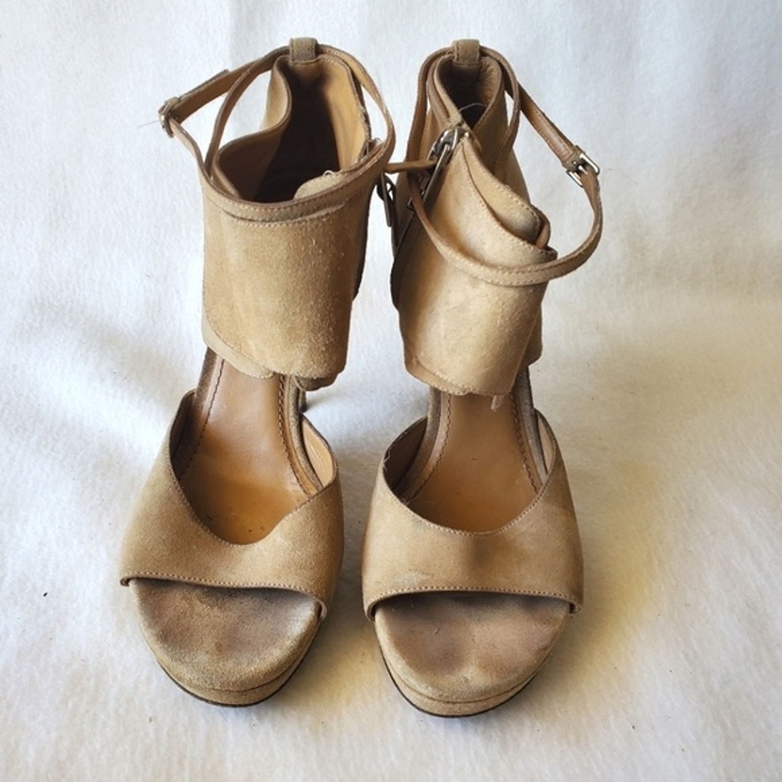 Stivaletti Yves Saint Laurent cinturino alla caviglia tacco plateau