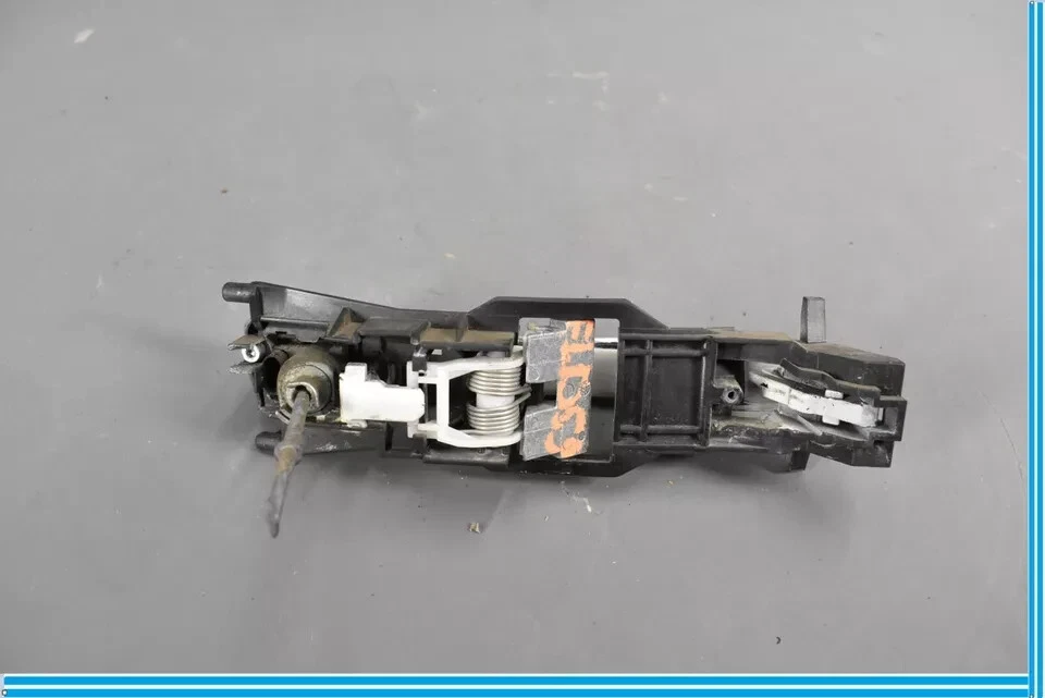 06-11 Manija de puerta exterior delantera izquierda blanca OEM Mercedes W219 CLS500 CLS550 Foto 4 de 4