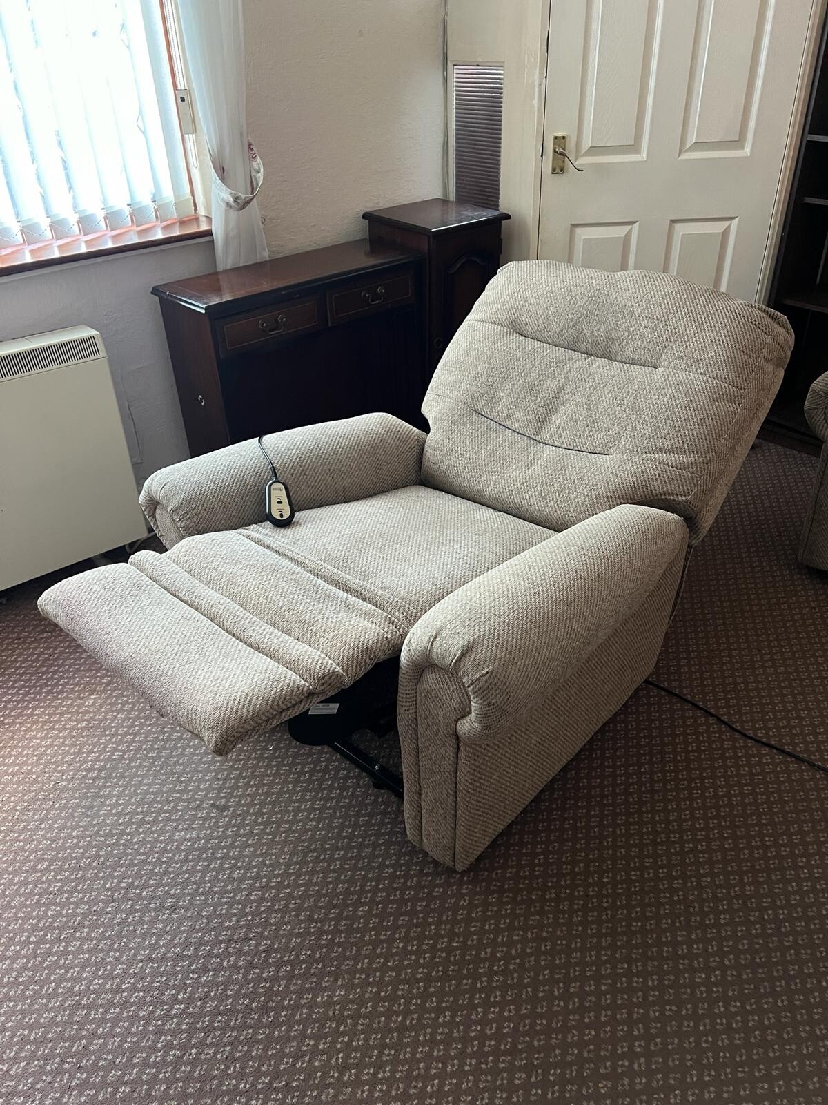 3 Piece Oak Furniture Land 2 Rise and Recline Armchairs, 2 Seater