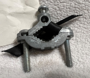 New Open Box GND GC-1 J-1 Ground Clamp 1/2-1" 41309 #10-#2 AWG L-160