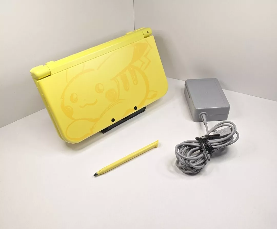  Nintendo Pikachu Yellow Edition New Nintendo 3DS XL