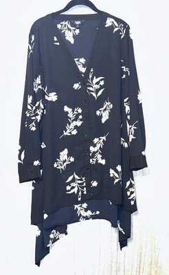 Boho Investments Slim Factor {2X} Floral BlackWhite Tunic Lagenlook V Neck Top A