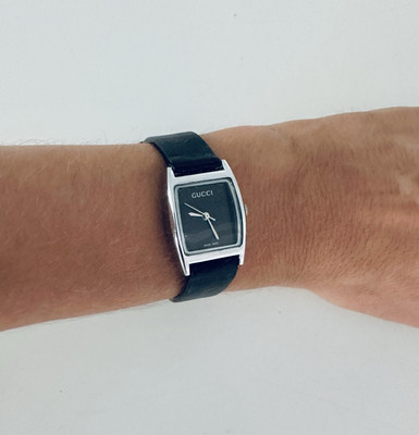 GUCCI 152 Watch Authentic Swiss Made Crystal Silver Black Leather