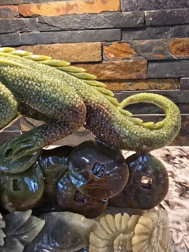8.5lbs 10" X 9" Top Quality Natural Green Jade Master Hand Carved Iguana image 4
